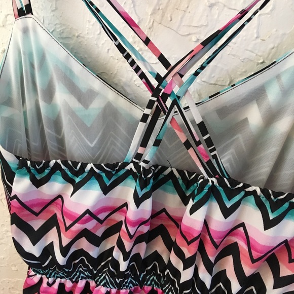 Strappy Chevron Sundress. Mid length dress - Picture 5 of 5